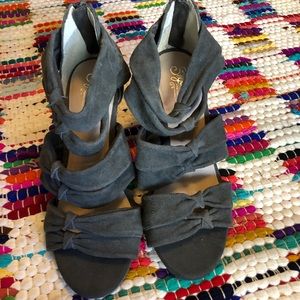 Zip-Up Knotted Heels